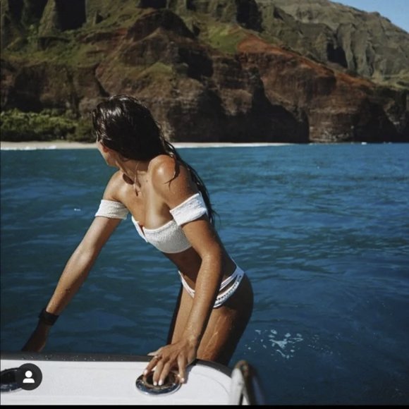 AWAY THAT DAY Havana Bikini Top - Recycled, Sustainable (off the shoulder) - Picture 10 of 12